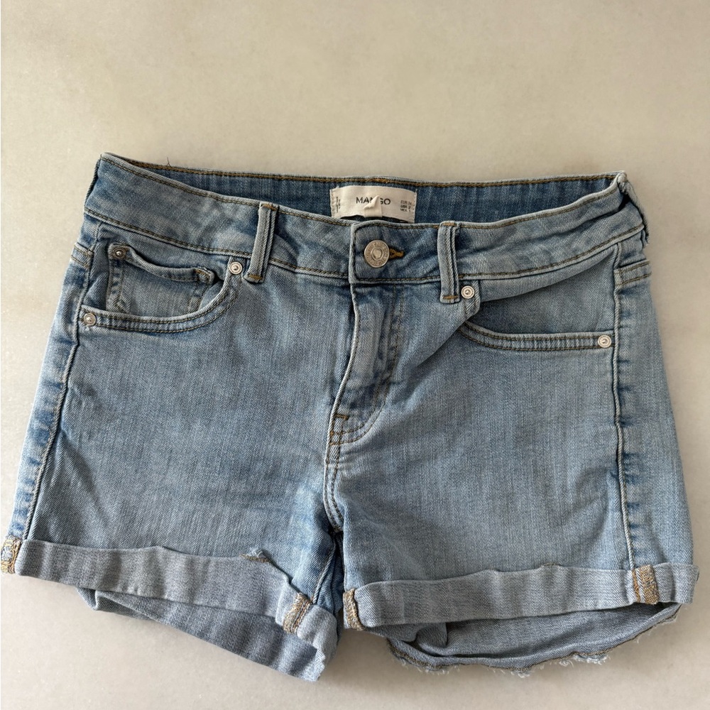 🎀MANGO Jeans Shorts size 2 in good condition 🎀